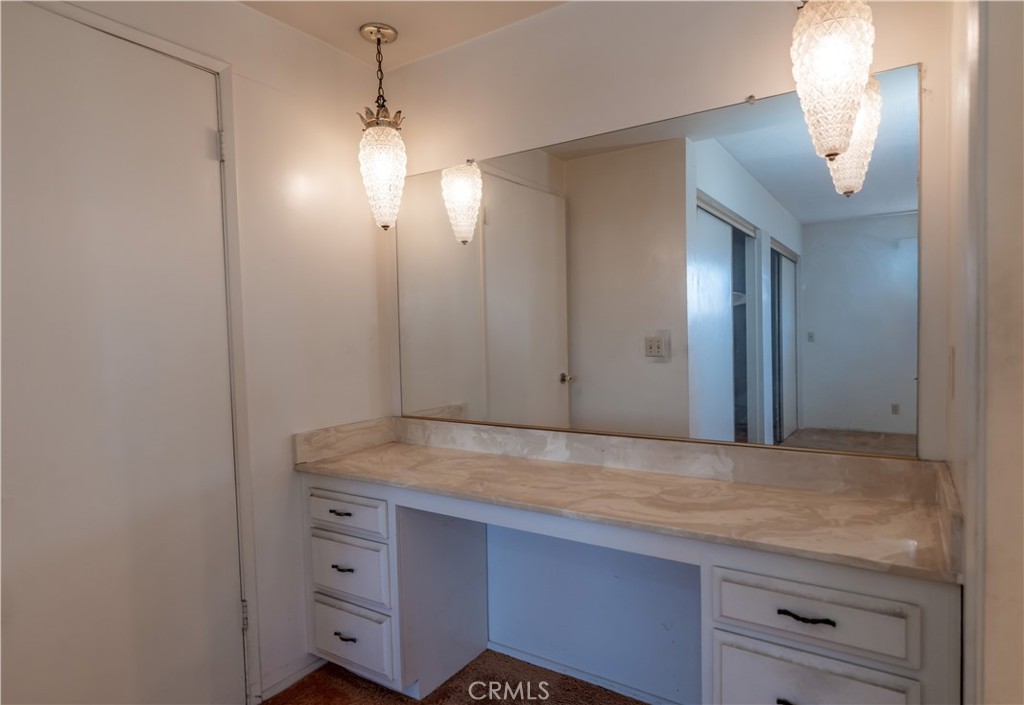 16023 S Manhattan Place Property Photo 46