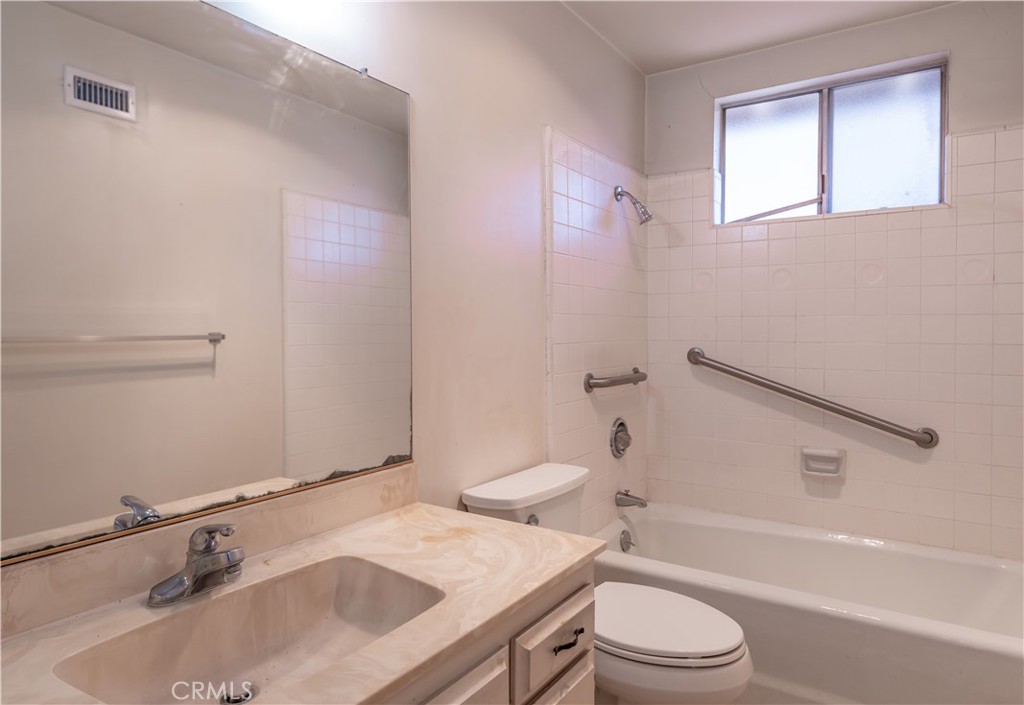 16023 S Manhattan Place Property Photo 47