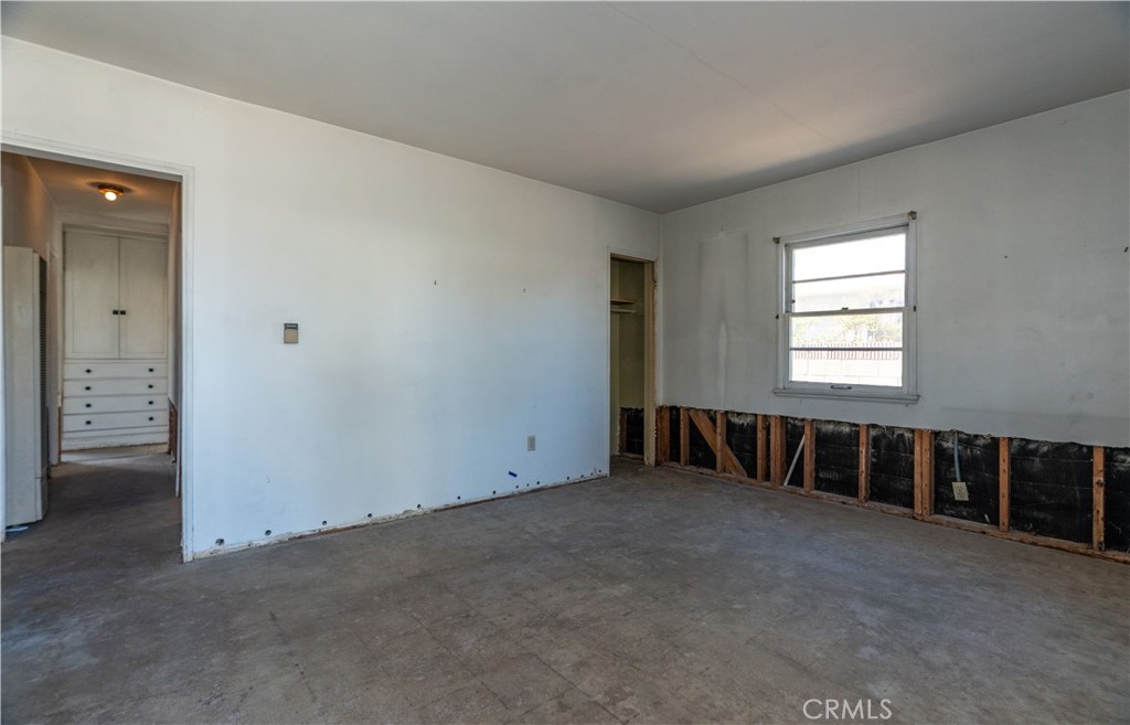 16023 S Manhattan Place Property Photo 4