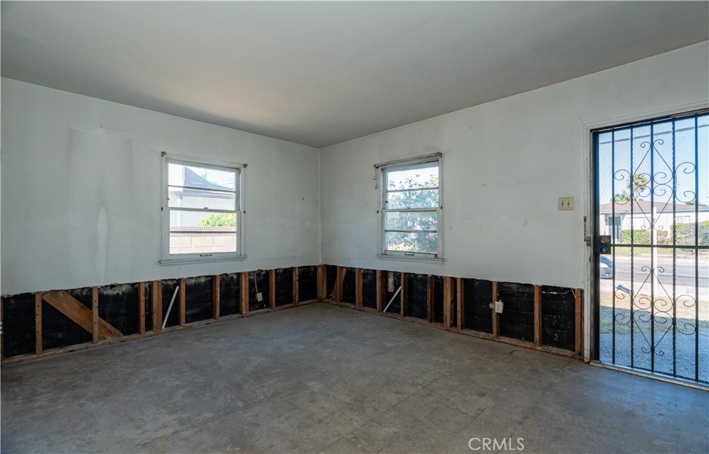 16023 S Manhattan Place Property Photo 5