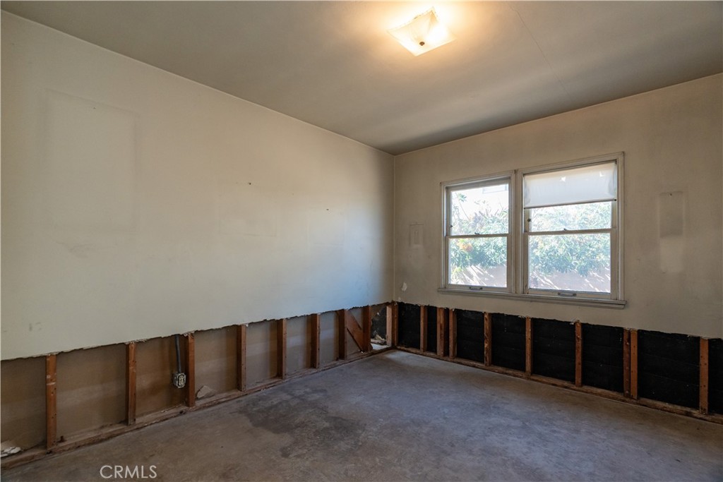 16023 S Manhattan Place Property Photo 10