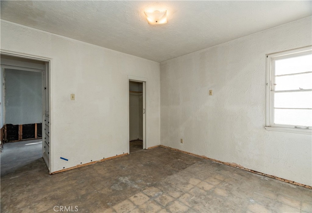 16023 S Manhattan Place Property Photo 16