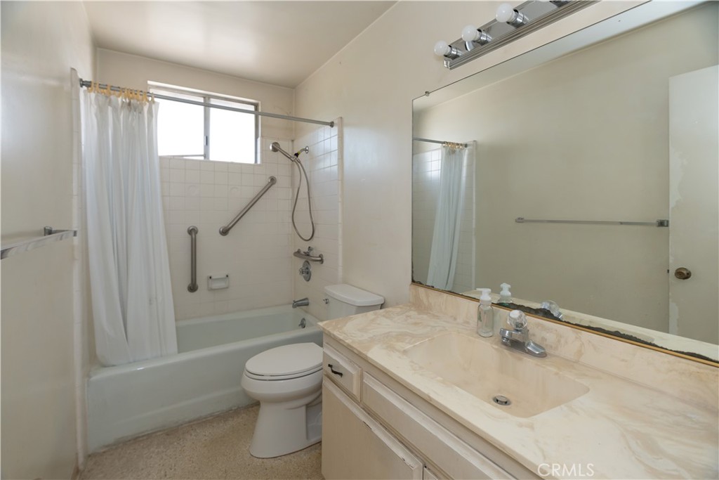 16023 S Manhattan Place Property Photo 38