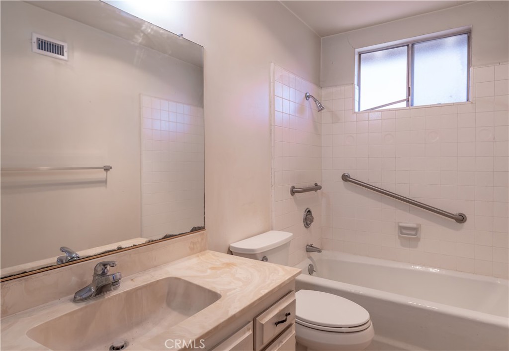 16023 S Manhattan Place Property Photo 47