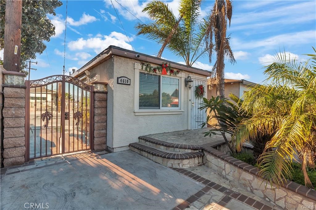 4610 Leonis Property Photo 3