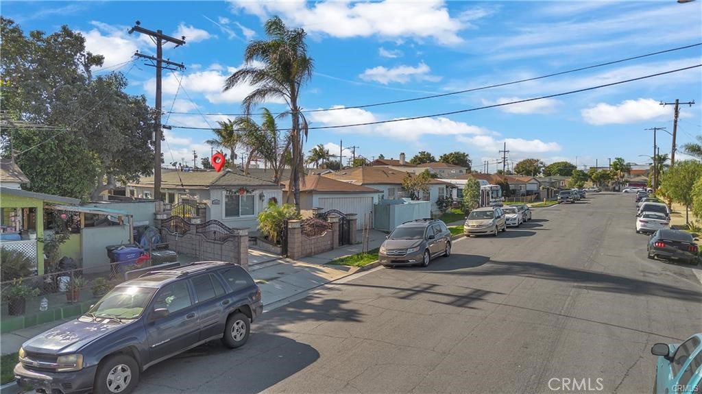 4610 Leonis Property Photo 4