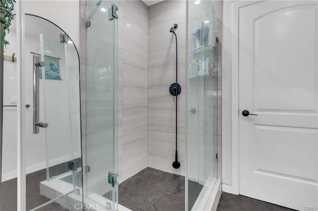 4610 Leonis Property Photo 12