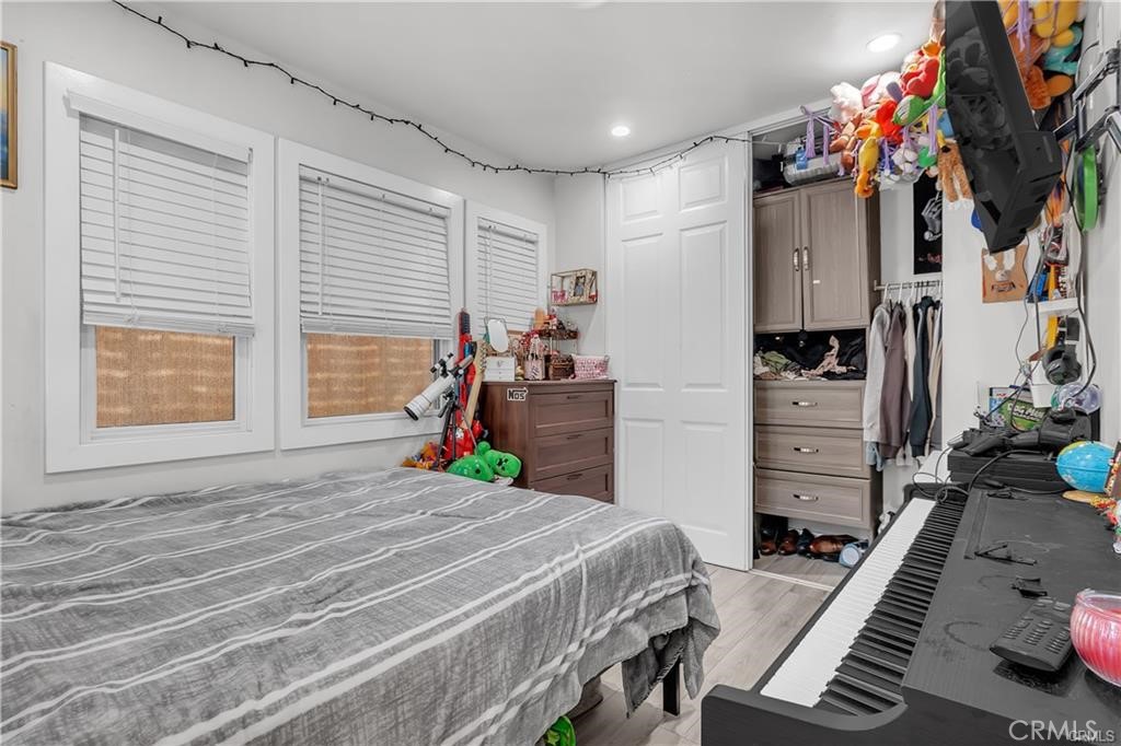 4610 Leonis Property Photo 13