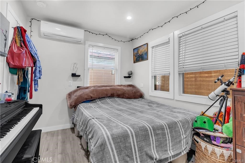 4610 Leonis Property Photo 14