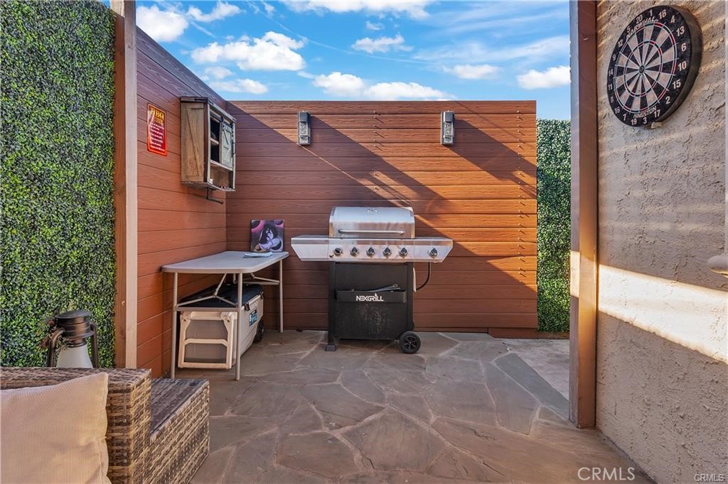 4610 Leonis Property Photo 18