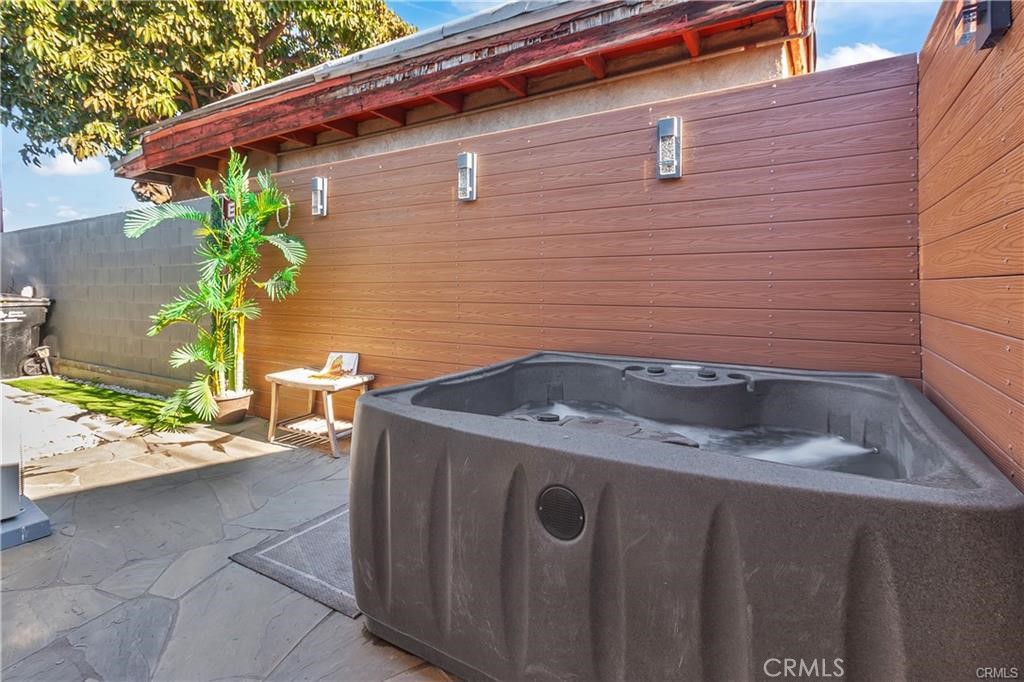 4610 Leonis Property Photo 20