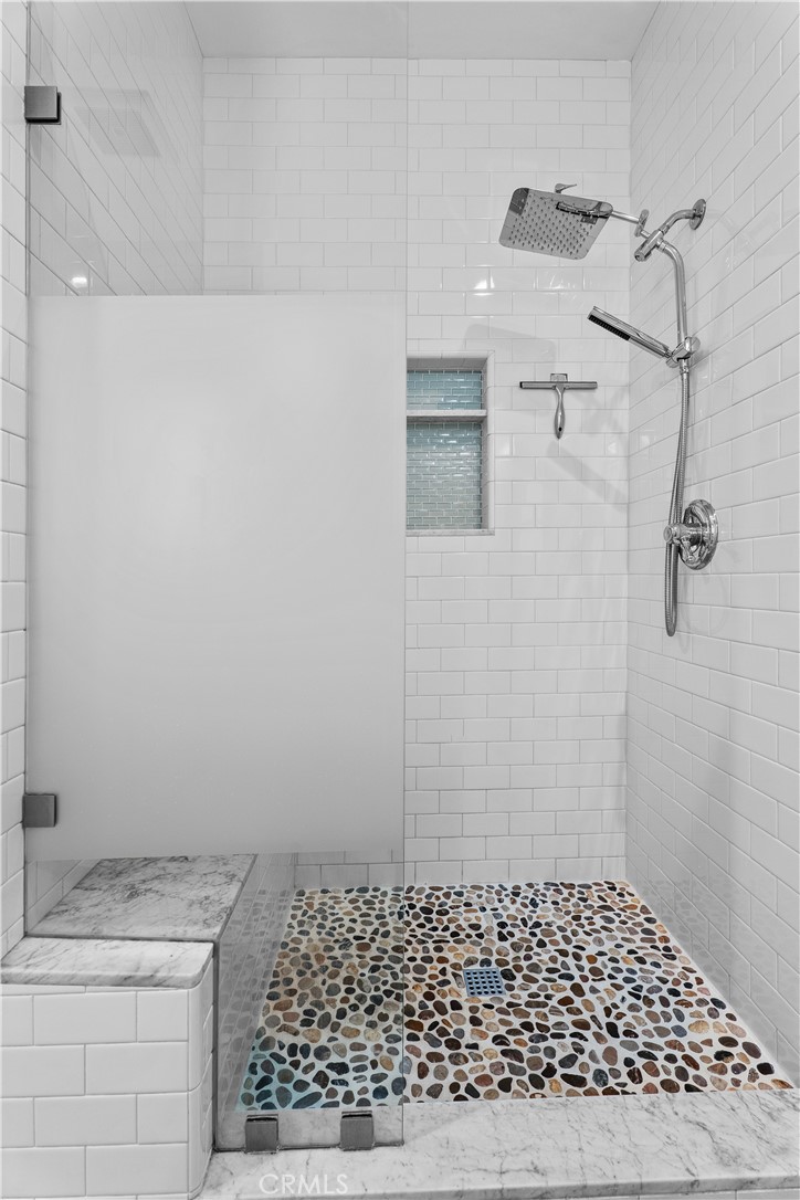 526 E Maple Property Photo 16