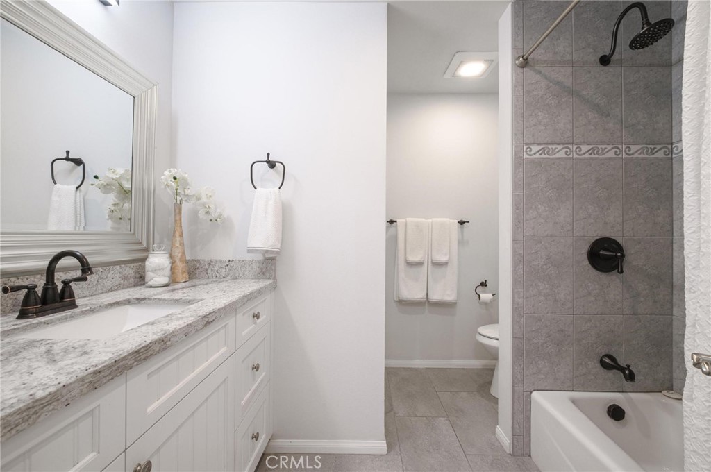 1720 Ardmore Avenue 224 Property Photo 10