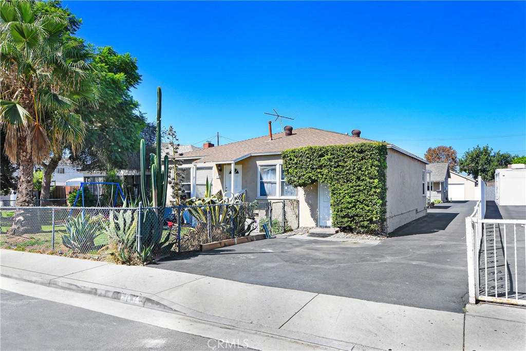 8783 La Salle Street Property Photo 2