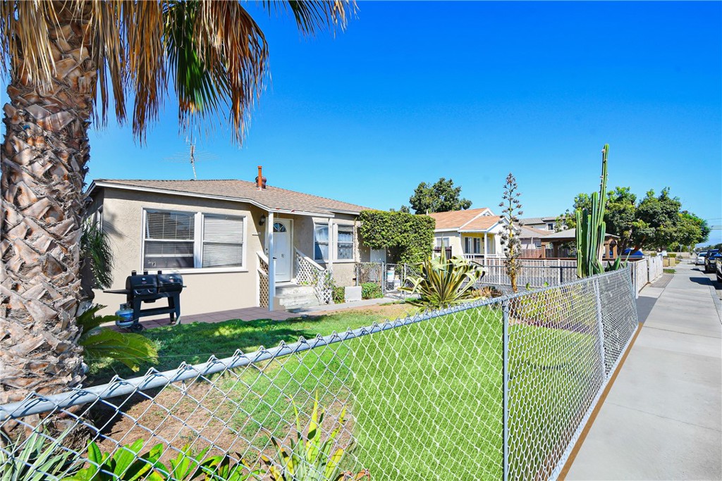 8783 La Salle Street Property Photo 3