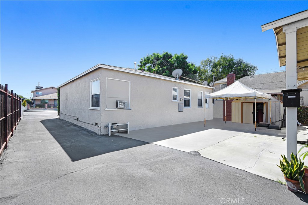 8783 La Salle Street Property Photo 4