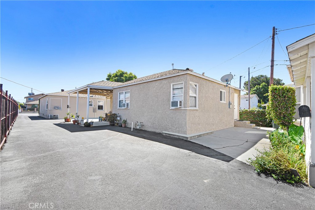 8783 La Salle Street Property Photo 6