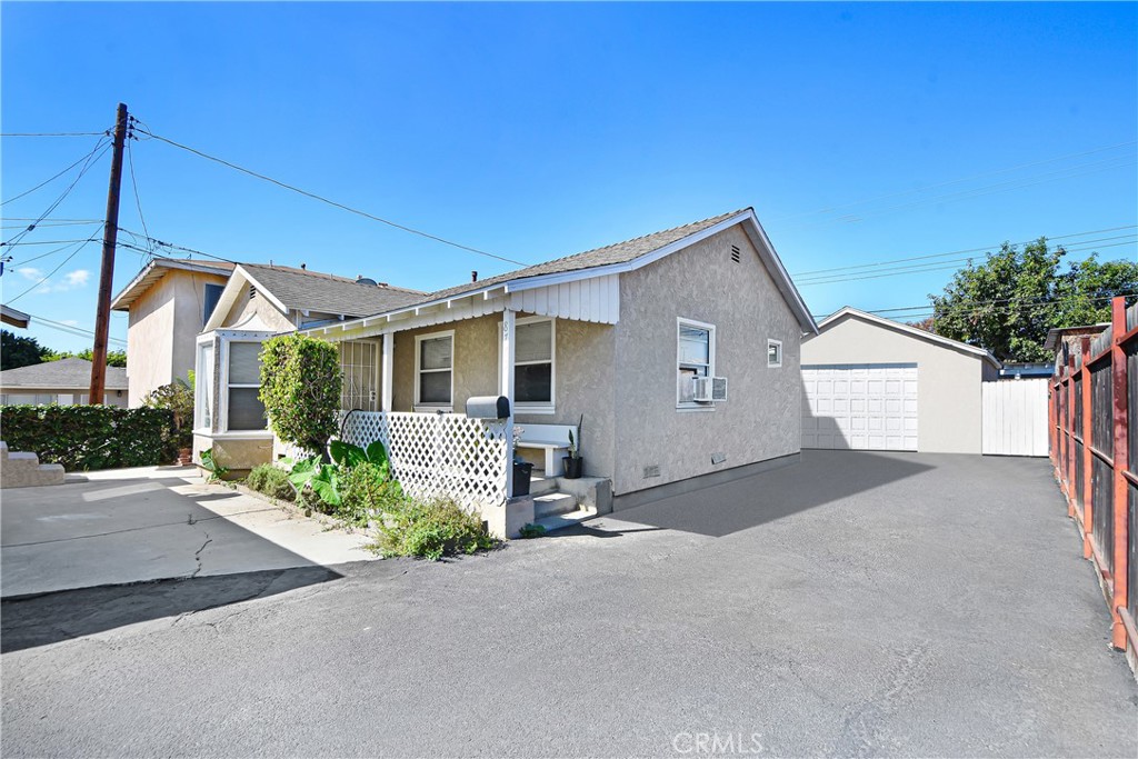 8783 La Salle Street Property Photo 7