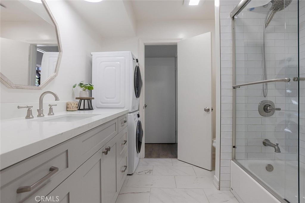 366 S Miraleste 368 Property Photo 11
