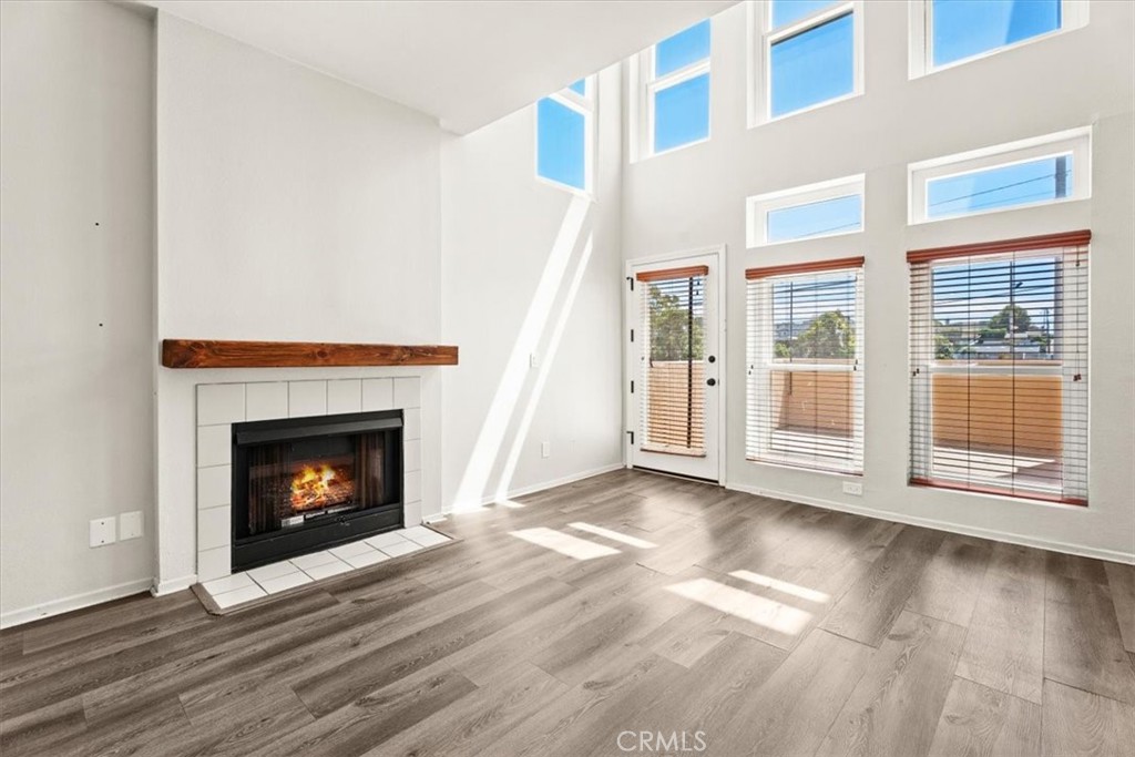 313 E Oak Avenue Property Photo 9
