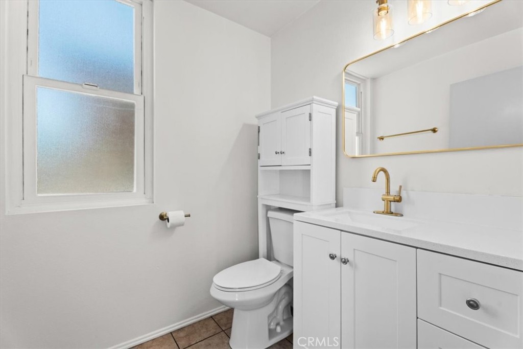 313 E Oak Avenue Property Photo 11