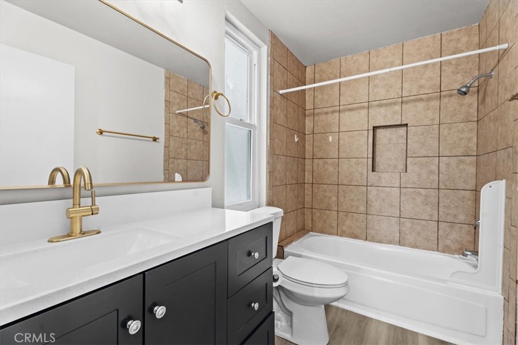 313 E Oak Avenue Property Photo 22
