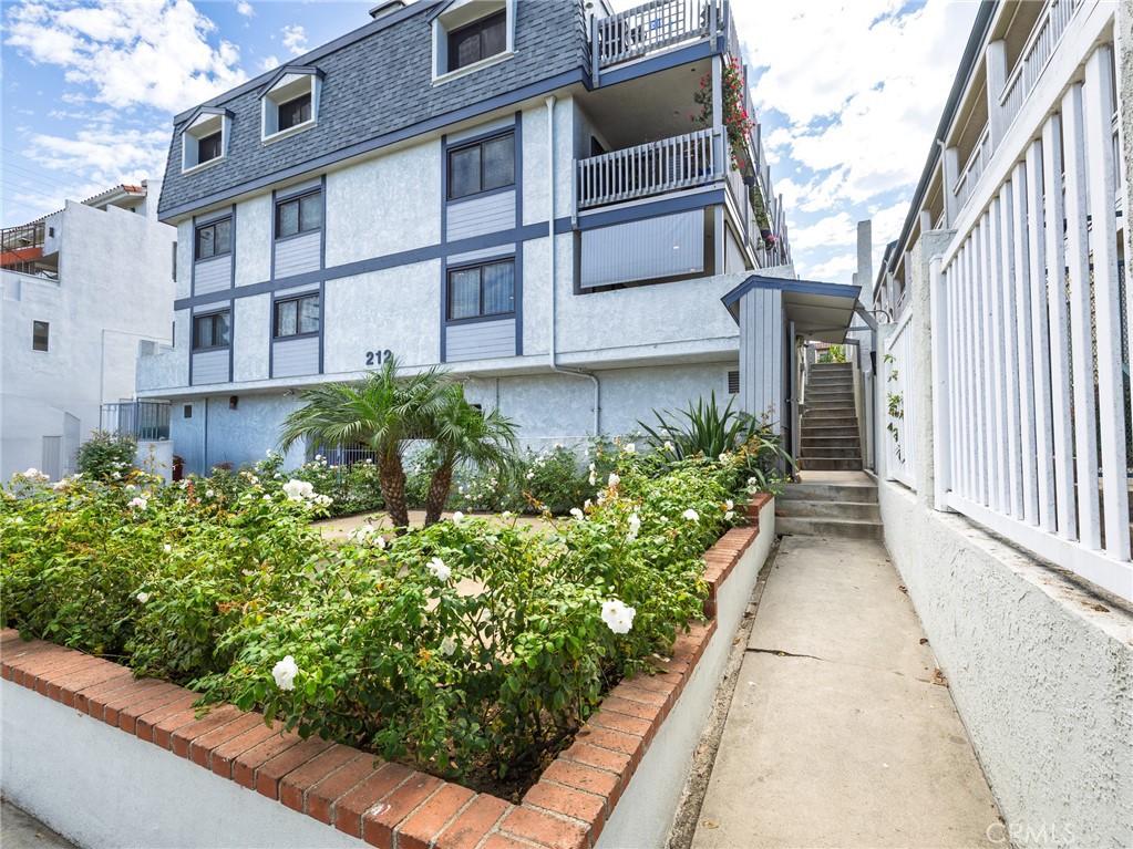 212 E Imperial Avenue E Property Photo 2