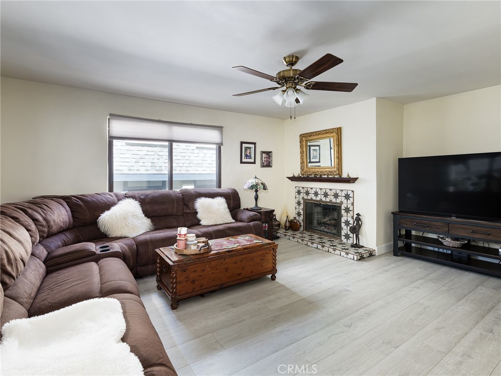 212 E Imperial Avenue E Property Photo 4