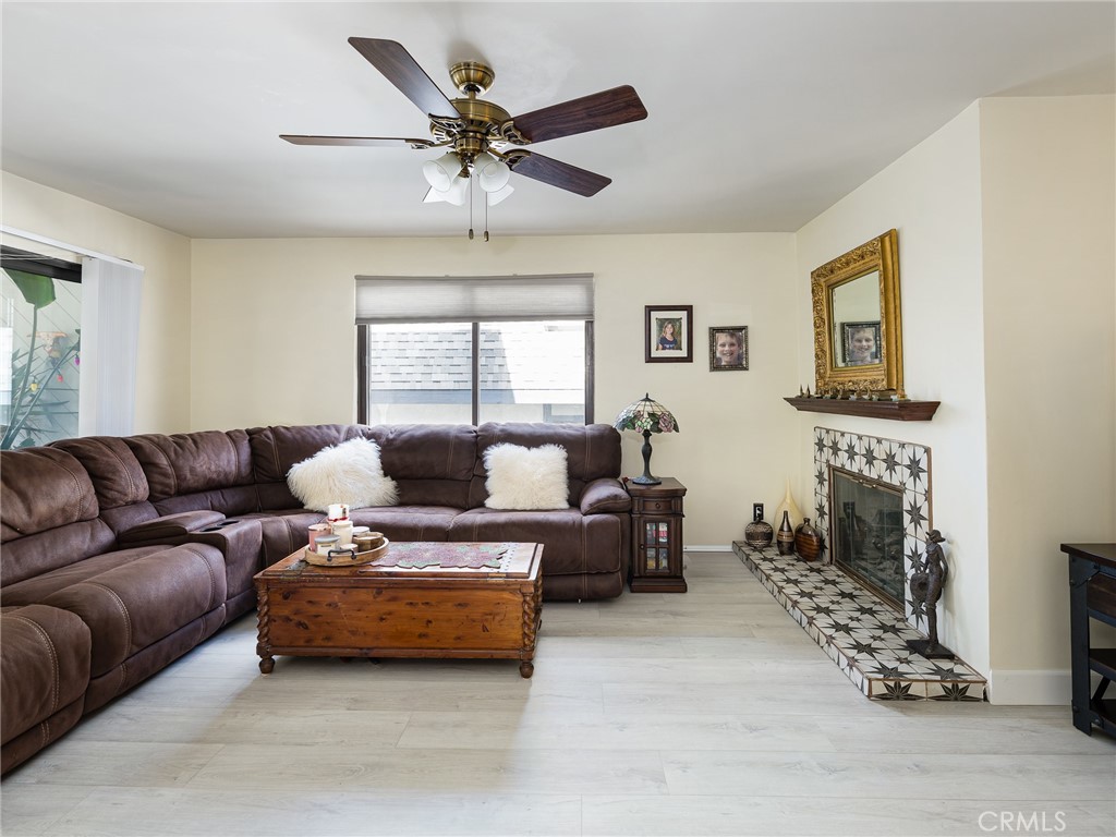 212 E Imperial Avenue E Property Photo 5
