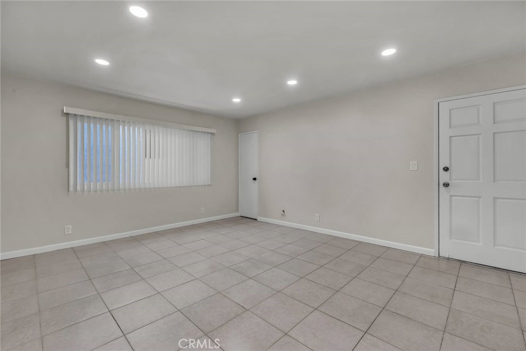 417 N Broadway 6 Property Photo 4