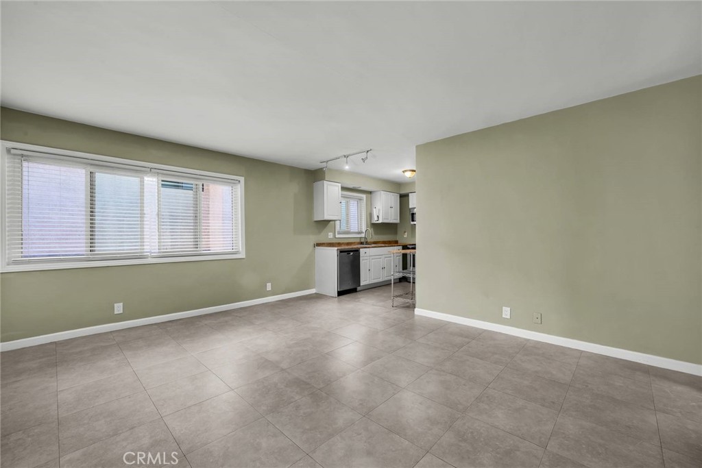 417 N Broadway 5 Property Photo 2