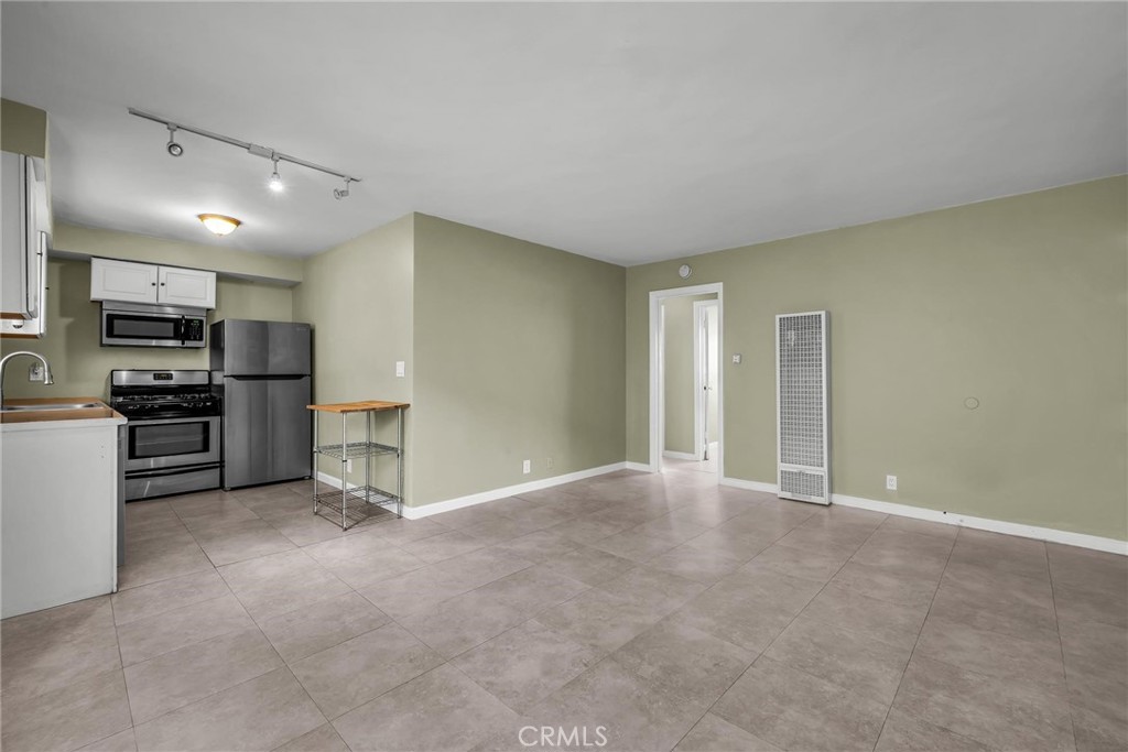 417 N Broadway 5 Property Photo 3