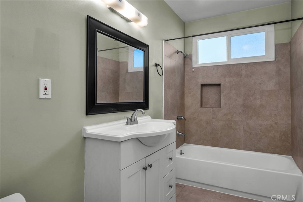 417 N Broadway 5 Property Photo 7