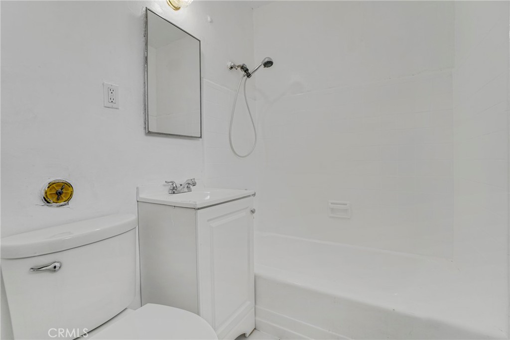 904 S Bullis Road Property Photo 4