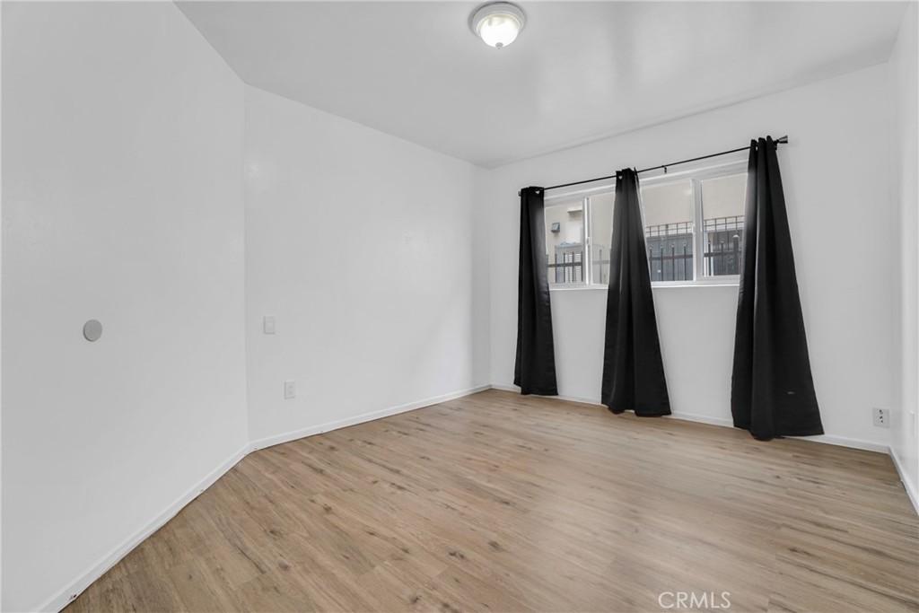 904 S Bullis Road Property Photo 8
