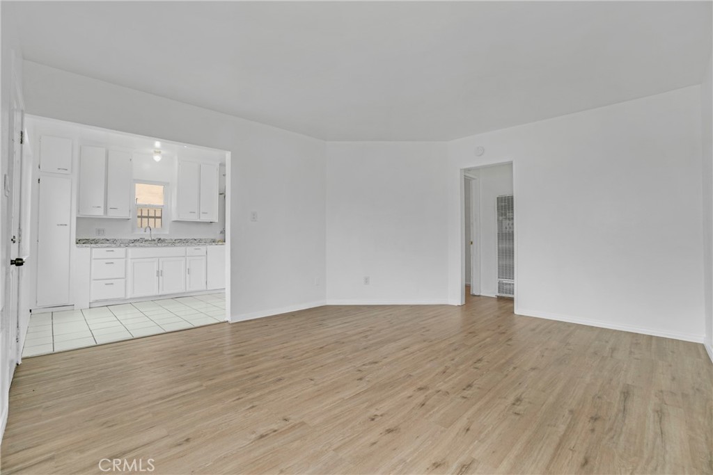904 S Bullis Road Property Photo 13