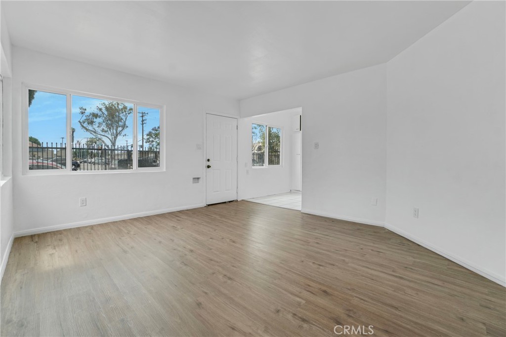 904 S Bullis Road Property Photo 14