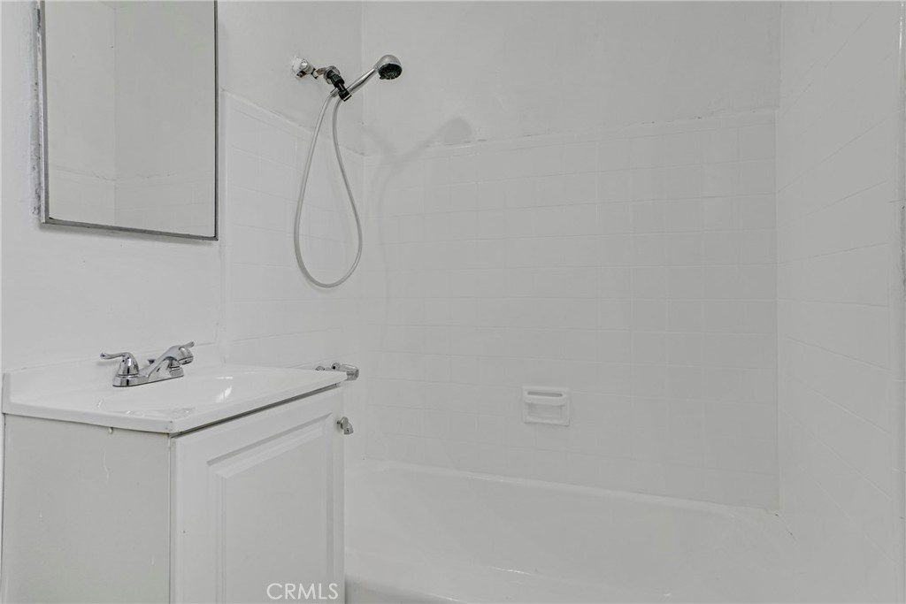 904 S Bullis Road Property Photo 18