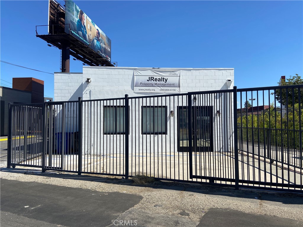 18444 Ventura Boulevard B Property Photo 1