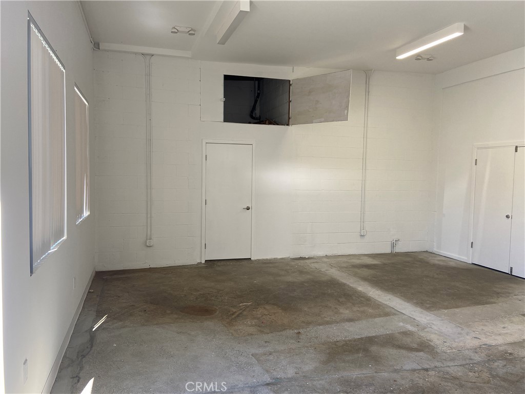 18444 Ventura Boulevard B Property Photo 5