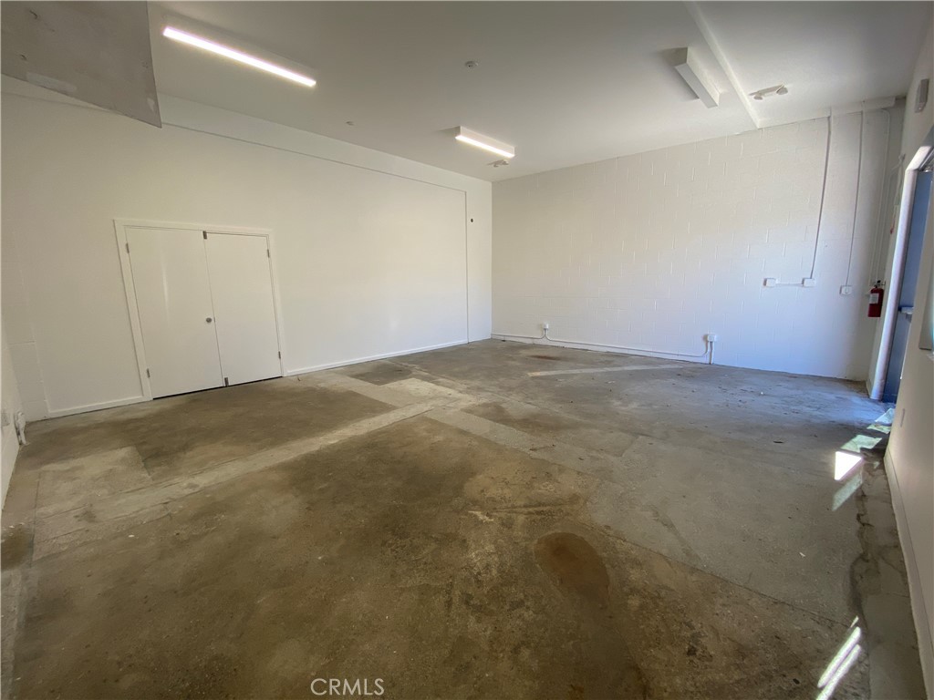 18444 Ventura Boulevard B Property Photo 8