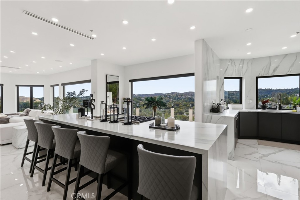 5252 Darro Road Property Photo 1