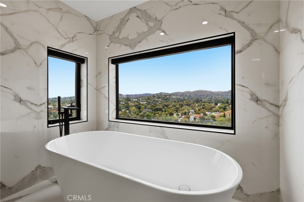5252 Darro Road Property Photo 11