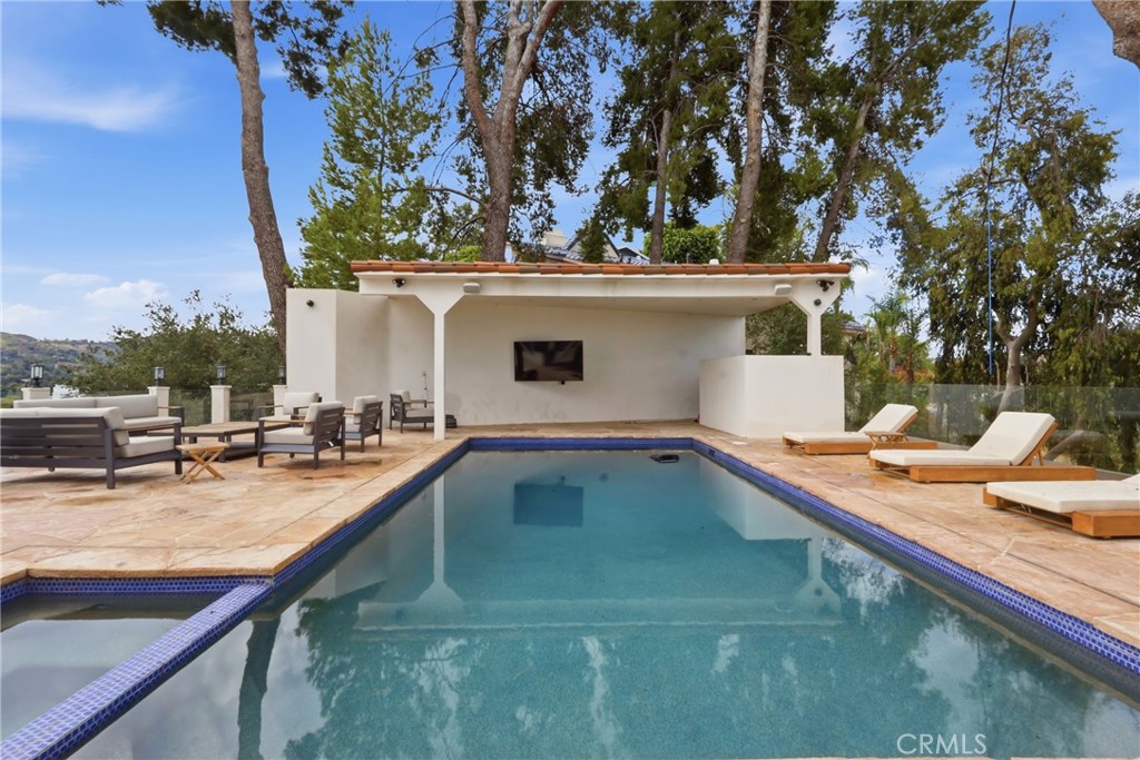 5252 Darro Road Property Photo 14