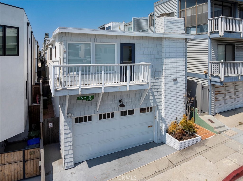 209 15th Street Property Photo 3
