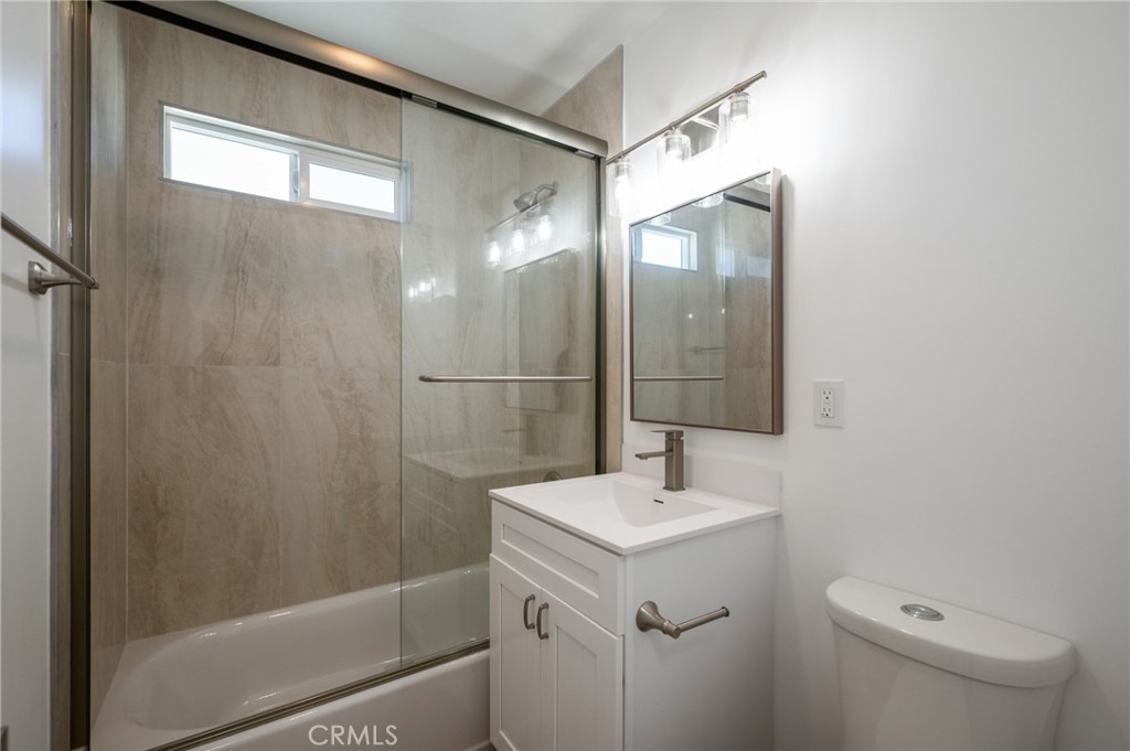 1267 W 7th Property Photo 9