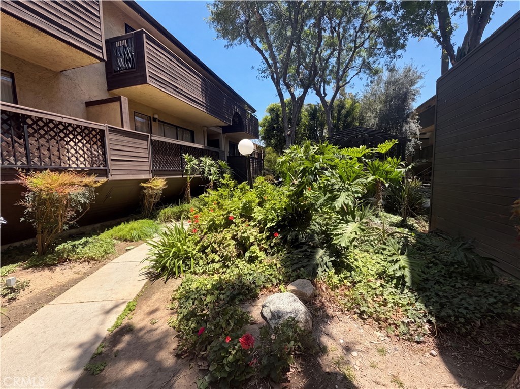 7300 Corbin Ave Unit M Property Photo 12