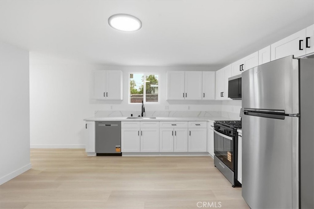 2470 Webster Property Photo 18