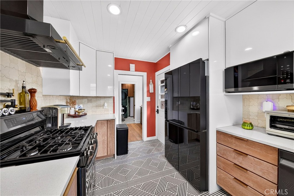 1220 Maple Property Photo 15
