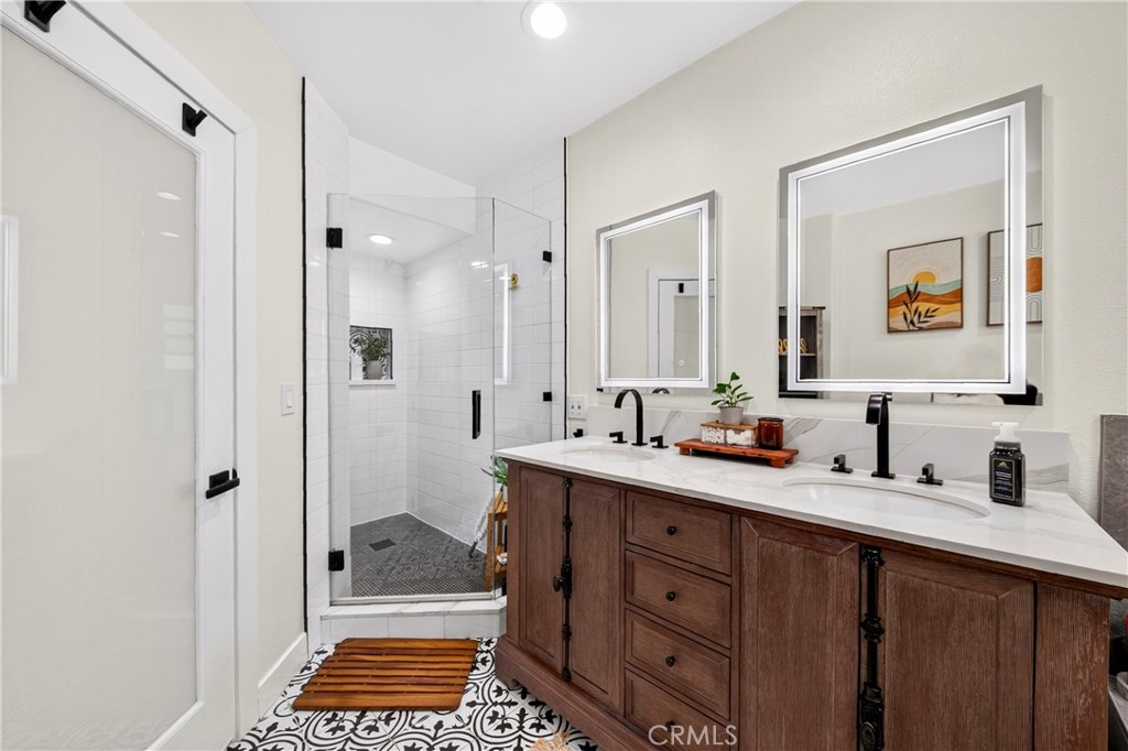 1220 Maple Property Photo 25